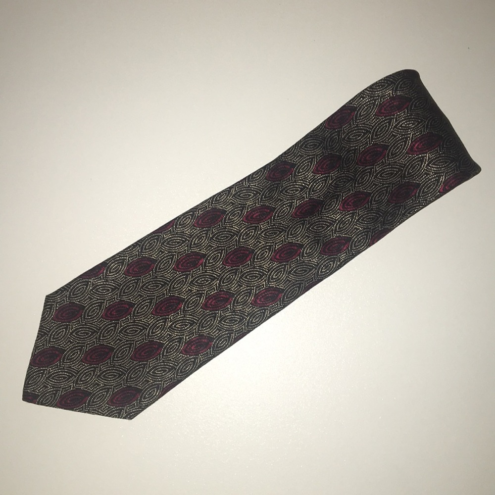 Men’s Valentino tie